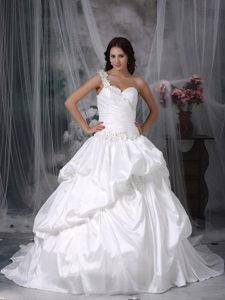 Beautiful One shoulder Taffeta Dresses for Wedding with Appliques