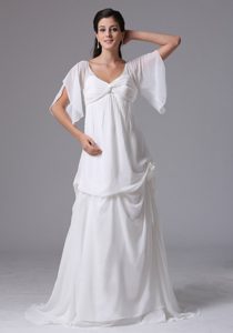 2013 Simple Scoop Beach Wedding Dresses in Chiffon with Short Sleeves
