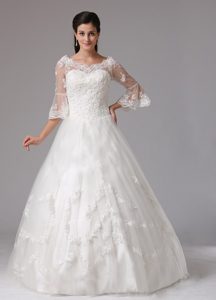 Discount Ivory V-neck Outdoor Wedding Dresses in Tulle with Lace
