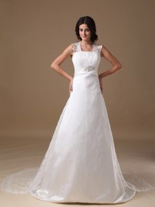 Beautiful Square Wedding Dress in Taffeta and Lace with Beading
