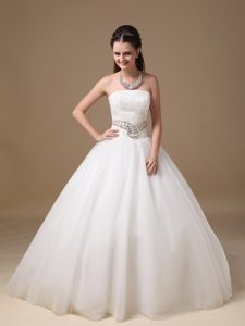 White Beach Wedding Dresses in Taffeta and Tulle with Beading and Lace