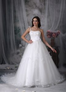 Classical One Shoulder Outdoor Wedding Dress with Watteau Train in Tulle