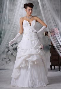 Beaded Church Wedding Dresses with Hand Made Flower in Special Fabric