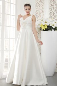 Luxurious Princess V-neck Long Satin Wedding Dresses with Beading