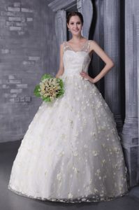 Cheap White V-neck Wedding Bridal Gown for Fall