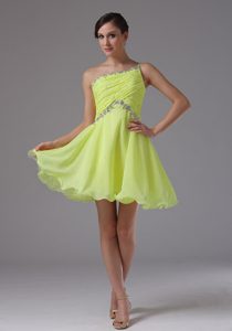 One Shoulder Short Prom Dresses in Yellow Green with Beadings and Ruches