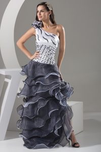 2013 Pretty One Shoulder Prom Dress with Ruffled Layers and Hand Made Flowers