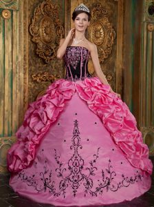 Sweet Strapless Dress for a Quince in Rose Pink with Embroidery in Taffeta