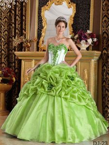 Perfect Yellow Green Sweetheart Quinces Dresses with Handmade Flowers