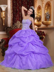 Famous Lavender Sweetheart Quinceanera Gowns in Organza with Beading