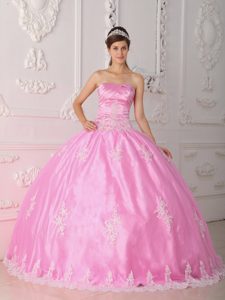 Vintage Pink Ball Gown Strapless Quince Dresses with Lace and Appliques