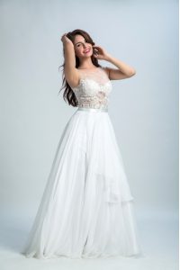 Artistic White Tulle Zipper Prom Dresses Sleeveless Floor Length Lace