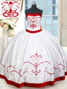 Elegant Strapless Sleeveless Satin Sweet 16 Quinceanera Dress Beading and Embroidery Lace Up