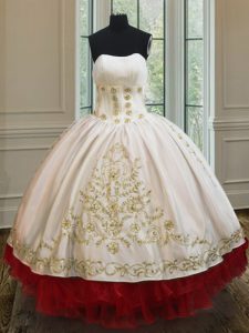 White and Red Ball Gowns Organza and Taffeta Strapless Sleeveless Beading and Embroidery and Ruffled Layers Floor Length