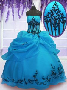 Sleeveless Organza Floor Length Lace Up Quinceanera Gowns in Blue with Embroidery