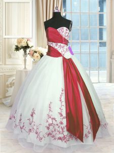 White And Red Sleeveless Floor Length Embroidery and Sashes ribbons Lace Up Quinceanera Gowns