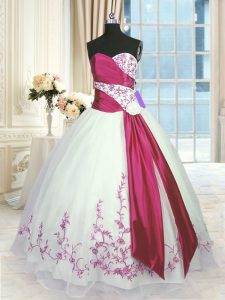 Modern Floor Length Lace Up Quince Ball Gowns White And Red for Military Ball and Sweet 16 and Quinceanera with Embroide