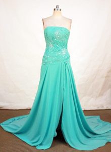Elegant Spring Green Prom Party Dresses with Beads and Court Train in Chiffon