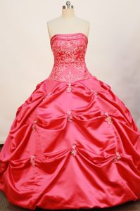 Stunning Ball Gown Strapless Taffeta Hot Pink Quinceanera Gown to Floor