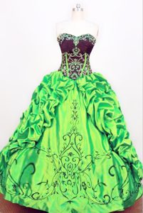 Military Ball Gown Strapless Taffeta Green Quinceanera Dress with Ruffles