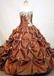 Formal Ball Gown Strapless Brown Quinceanera Dresses in Taffeta with Pick Ups