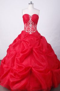 2013 Sweetheart Red Quinceanera Real Sample Dress in Organza with Beading