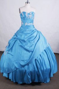 Elegant Ball gown Sweetheart Quinceanera Dress with Appliques and Beading