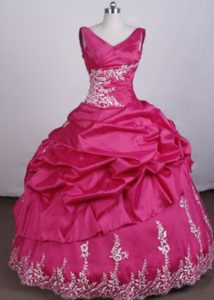Fashionable Ball Gown V-neck Hot Pink Quinceanera Dresses in Organza for Less