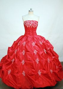 Elegant Strapless Red Taffeta Appliques Quinceanera Real Sample Dress on Sale