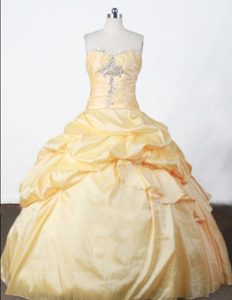 Pretty Ball Gown Strapless Appliqued Quinceanera Dresses in Taffeta for Cheap