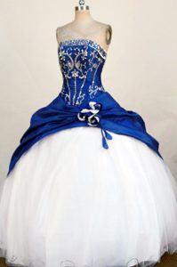 Fashionable Ball Gown Strapless Blue Appliqued Quinceanera Dresses in Taffeta