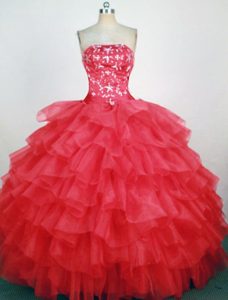 Luxurious Ball Gown Strapless Beaded Quinceanera Dresses in Hot Pink for Less