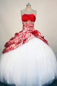 Fashionable Ball Gown Quinceanera Dresses with Beading Made in Tulle