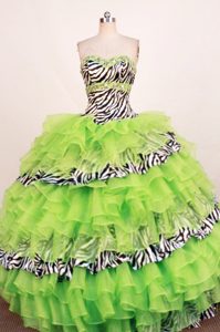 Beautiful Ball Gown Sweetheart Beaded Quinceanera Dresses in Spring Green