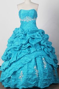 Pretty Strapless Blue Taffeta Real Sample Quinceanera Gowns with Ruffles