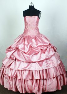 Light Pink Strapless Ruffled Quinceanera Dresses in Taffeta on Promotion