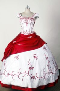 Ball Gown Square Taffeta Quince Dress in White and Red with Embroidery