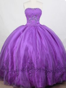 Ball Gown Strapless Cheap Purple Taffeta Quince Dresses with Appliques