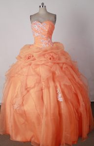 Sweetheart Orange Red Tule Quinces Dresses with Beading and Appliques