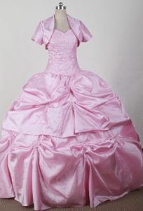 Fitted Pink Sweetheart Taffeta Quinceanera Gown Dresses with Appliques