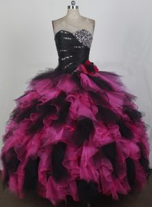 Red and Black Organza Quinces Gowns with Beading and Handle Flower
