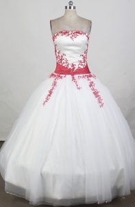 White Strapless Tulle Sweet Sixteen Dresses with Appliques and Beading