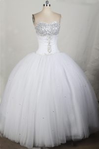 White Tulle Real Sample Quinceanera Dress with Appliques and Beading