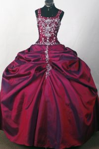 Wine Red Dresses for Quinceanera in Taffeta with Beading and Flowers