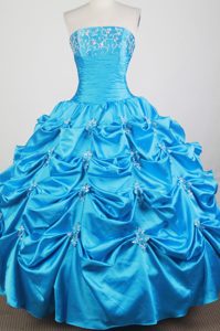 Quinceaneras Gowns with Beading and Embroider in Baby Blue