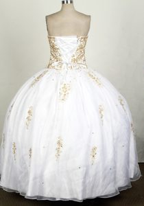 Wholesale Sweet Sixteen Dresses with Beading and Sweetheart in White