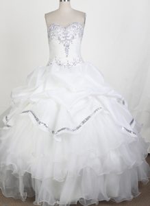 Popular Real Sample Sweet 15 Dress with Beading and Appliques in White