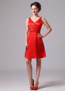 Gorgeous Red Ruched V-neck Satin Bridesmaid Dresses for Summer Wedding
