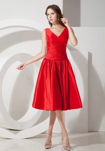 2013 Red V-neck Evening Dress for Bridesmaid in Taffeta with Ruching
