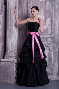 Informal Black Strapless Long Dress for Bridesmaid in Taffeta with Pick-ups